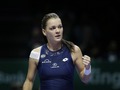 Radvaņska izslēdz Halepu no "WTA Finals", gaida Šarapovas palīdzību