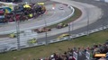 Video: NASCAR pilotu Kensetu par tīšu avārijas izraisīšanu bargi soda