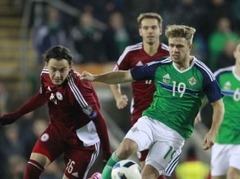 Latvija ar 0:1 piekāpjas Ziemeļīrijai, Šteinbors debitē