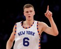 Ņujorka skandē "PORZINGIS!", latvieša 29+11 palīdz uzvarēt "Hornets"