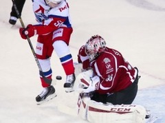 Video: KHL nedēļas labākajos atvairījumos arī rīdzinieks Sedlāčeks