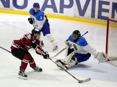 U20 izlases hokejisti atkārtoti pārspēj Kazahstānu