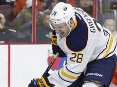 Girgensona ''Sabres'' pēcspēles metienos piekāpjas ''Blackhawks''