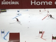 Paralēlā milzu slaloma norvēģu duelī uzvaru gūst Jansrūds