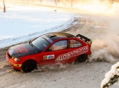 Lietuvieši ar unikālo pilnpiedziņas BMW Sarmas rallijā līdz finišam netiek (+video)