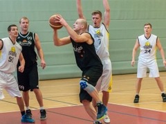 Jelgavas basketbola čempionātā notikusi virkne pārsteigumu