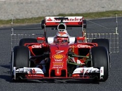 Problēmu bagātajā dienā Barselonas otros F1 testus ar ātrāko laiku sāk Rosbergs