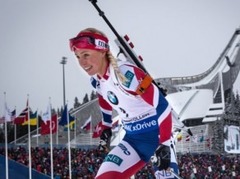 Sieviešu stafetē triumfē Norvēģija, Francija vēlreiz otrā