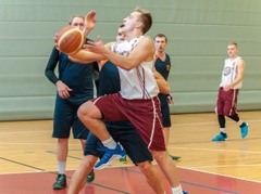 Jelgavas basketbola čempionātā pārliecinošo uzvaru diena