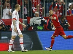 ''Bayern'' gūst ātrus vārtus un svin minimālu uzvaru pret ''Benfica''