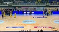 Video: Kautiņa dēļ basketbola spēle jāpabeidz trīs pret divi