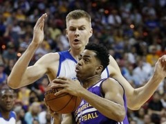 Džeksons: "Brīdināju "Lakers", lai draftē Porziņģi"