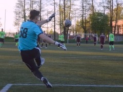Rīgas futbola čempionātā uzvarēt turpina ''Rīnuži/BEITAR'' un ''Salaspils''