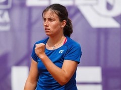 Sevastova un Broudija apspēlē favorītes un iekļūst pusfinālā