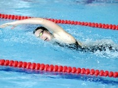 Latvijas atklātajā čempionātā peldēšanā zelts Ņikitinai, Kondrahinam un Siliņai