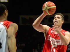 Igaunijas astoņkārtējais labākais basketbolists Kangurs paliks "Varese"