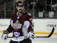 "Dinamo" spēlējušais Žirū atgriežas KHL