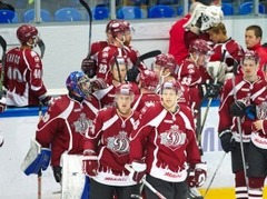 Video: Rīgas "Dinamo" pārbaudes mačā pārspēj Čerepovecas "Severstal"