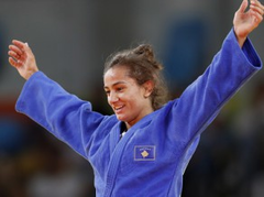 Kosovai jau olimpiskajā debijā iegūst zeltu - Kelmendi triumfs džudo
