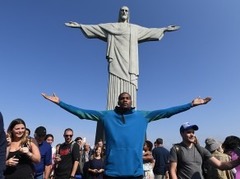 Latvieši NBA sezonu sāks pret Džeimsu, Durentu un Kariju