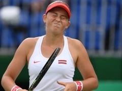 Ostapenko nespēj sakārtot spēli un zaudē Pliškovai