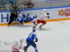 Video: KHL tiesnesis izdara iespaidīgu spēka paņēmienu