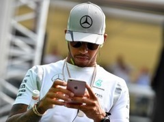 "Mercedes" komanda prognozē grūtu F1 nedēļas nogali Singapūrā