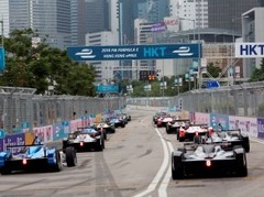 Čempions Buemī uzvar haotiskajā Formula E sezonas atklāšanas posmā