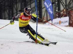 Latvijas sportisti apmierināti ar sniegumu Baltijas kausā kalnu slēpošanā