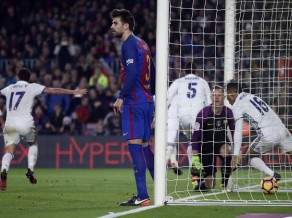 Madrides "Real" Ramosa personā Barselonā izrauj 1:1 un gavilē