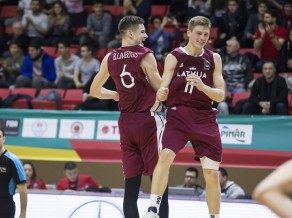 Latvijas U18 izlasei uzvara pār Zviedriju un solis tuvāk palikšanai