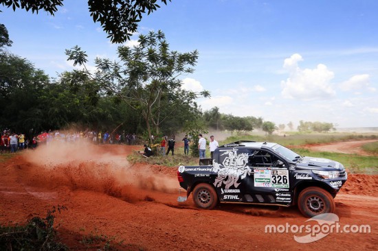 Foto: Sportisti aizvada testus un gatavojas Dakaras rallija startam