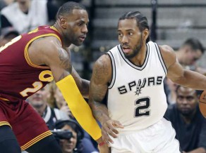 NBA milžu trillerī "Spurs" papildlaikā pieveic "Cavaliers"