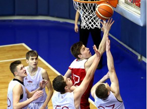 U16 puiši: Turcijas turnīrā zaudējumus mājiniekiem