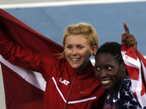 Konkurentes dopinga dēļ Radēviča kļūst par 2011. gada pasaules vicečempioni