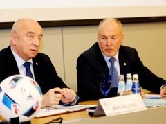 Mežeckis un Indriksons dosies uz FIFA vadītāju samitu Dohā
