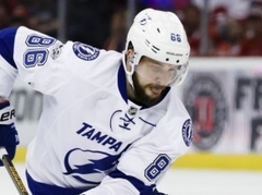 "Lightning" uzbrucējs Kučerovs vēlreiz atzīts par NHL nedēļas pirmo zvaigzni