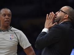 Memfisas treneris tiek sodīts par tiesnešu kritizēšanu sērijā pret "Spurs"