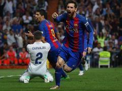 Neaprakstāmā mačā Mesi izrauj "Barcelona" uzvaru un saasina titula cīņu