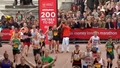 Video: Saguris atlēts ar labu cilvēku palīdzību finišē Londonas maratonā