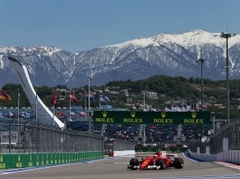 Raikonens ātrākais pirmajā F1 treniņā Krievijā