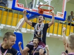 Salvis Mētra: "Gulbja dēļ joprojām spēlēju basketbolu"