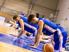 Skolnieki gūst jaunu pieredzi LU basketbola sistēmas nometnē