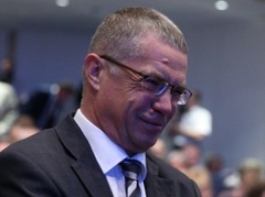 Bijušais KHL prezidents kritizē jaunos algu griestus: "Par tādu naudu savākt sastāvu nav iespējams"