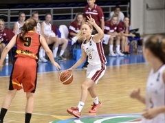 Maija Gertsone kļūs par otro Latvijas spēlētāju Arkanzasā