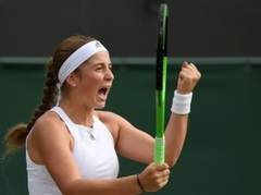 Ostapenko ar 10. "Grand Slam" uzvaru pēc kārtas sasniedz Vimbldonas astotdaļfinālu