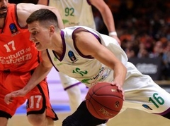 Eksplozīvais serbs Nedovičs savainojuma dēļ nespēlēs "EuroBasket"