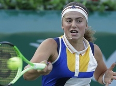 Ostapenko Seulā sasniedz sezonas piekto pusfinālu