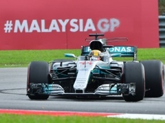 Hamiltonam pole position Malaizijā, Fetelam atkal neveiksme