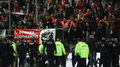 Video: Barjera neiztur Lilles fanu svinības, trīs līdzjutēji nopietni cietuši